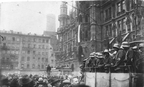 Beer Hall Putsch: A Foiled Coup Attempt Amidst Post-War Turmoil in Germany