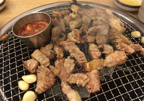 중문 흑돼지: 한국의 맛과 전통의 교차로